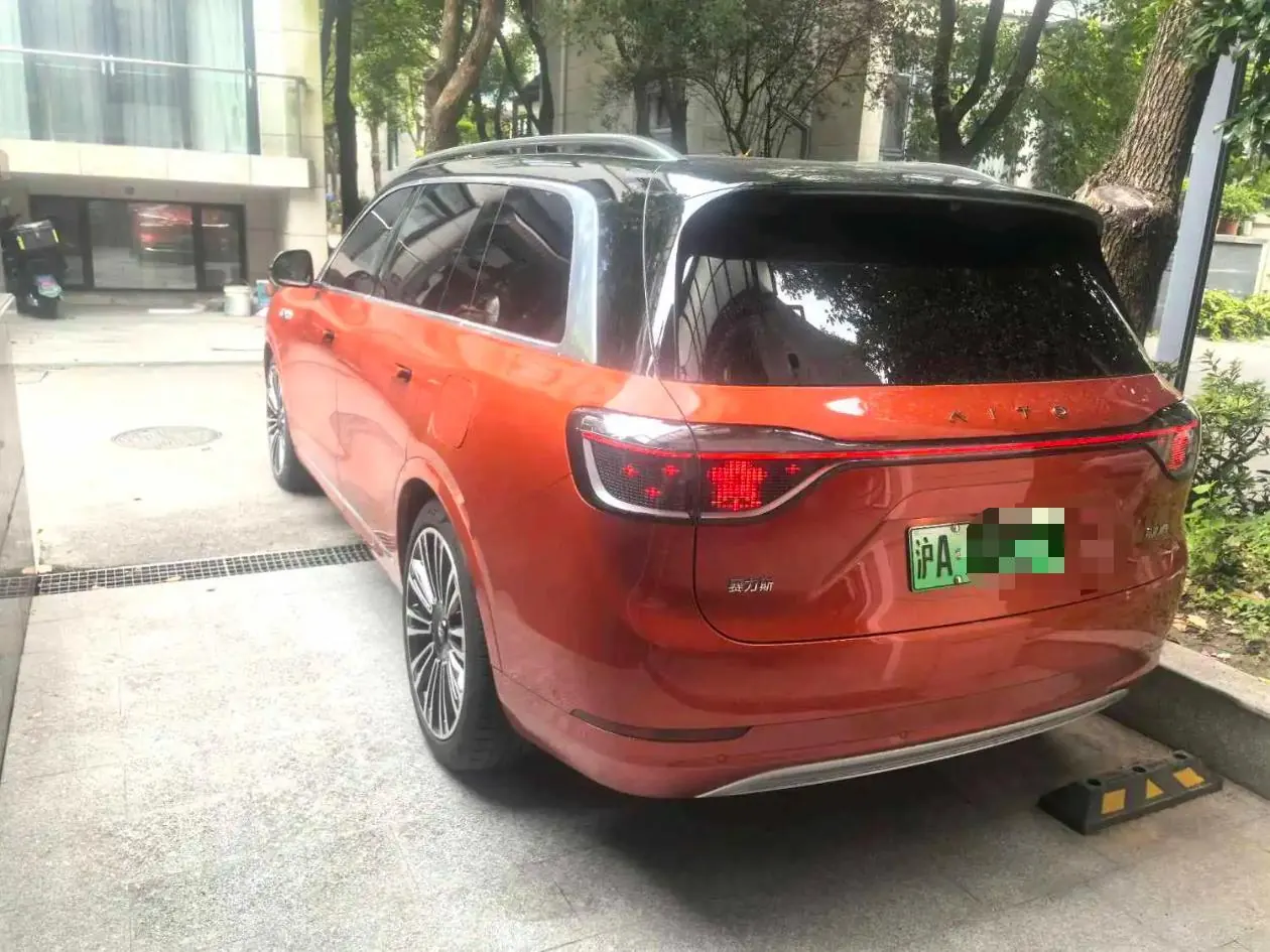 AITO 2024 AITO M9 extended range Ultra version 52kWh5 seat version automatic gear 8