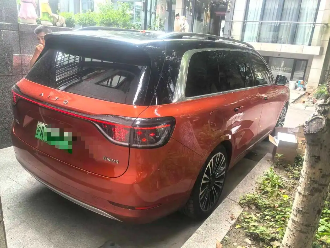 AITO 2024 AITO M9 extended range Ultra version 52kWh5 seat version automatic gear 9
