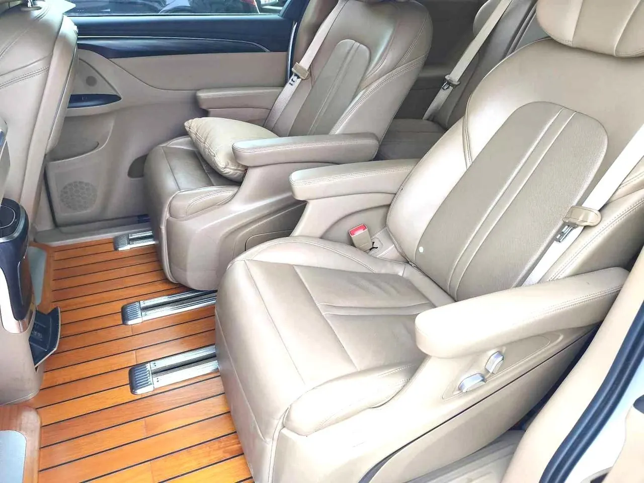 Buick 2020 GL8 ES Lu Zun 2.0T 653T Luxury Automatic Gear 6