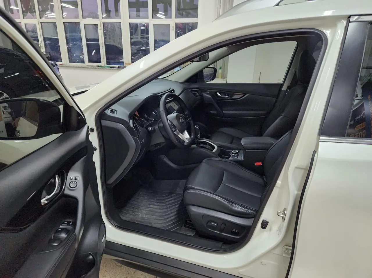 Nissan 2021 Qijun 2.5 stepless XL ITS four-wheel drive luxury pilot version automatic gear 4