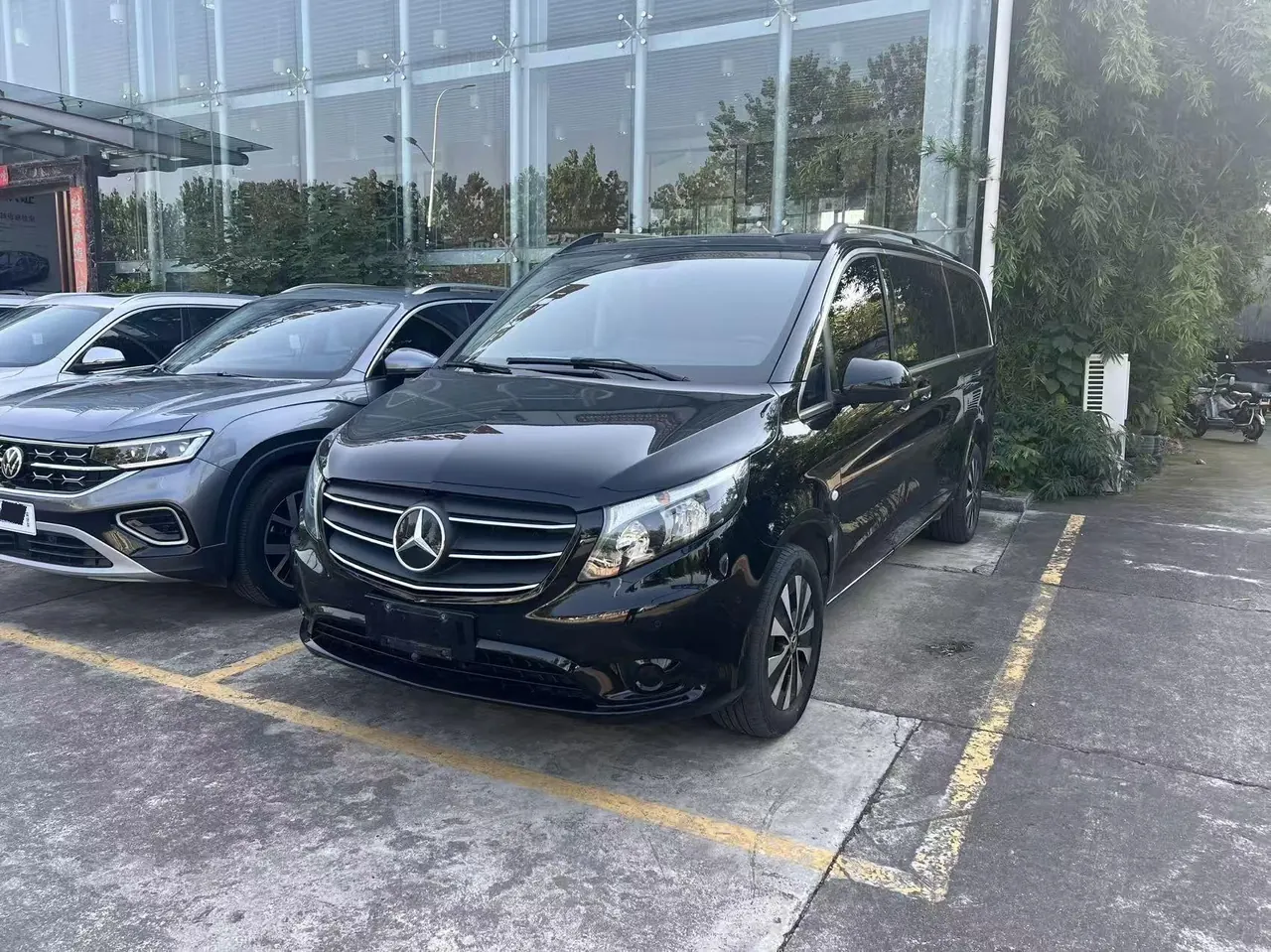 Open image lightbox: Mercedes Benz 2023 Vito 2.0T Business Edition 7-seat Automatic Gear
