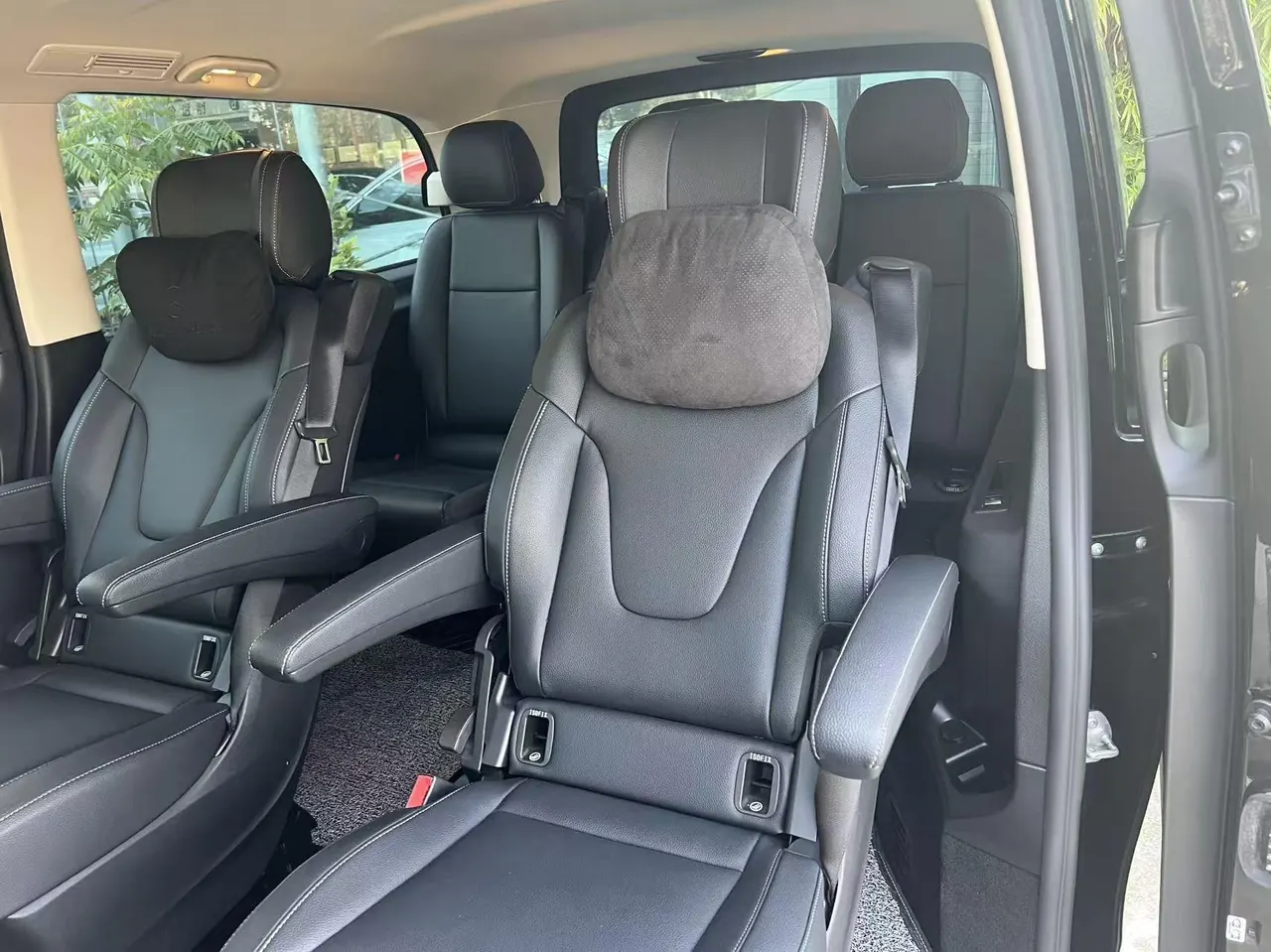 Mercedes Benz 2023 Vito 2.0T Business Edition 7-seat Automatic Gear 5