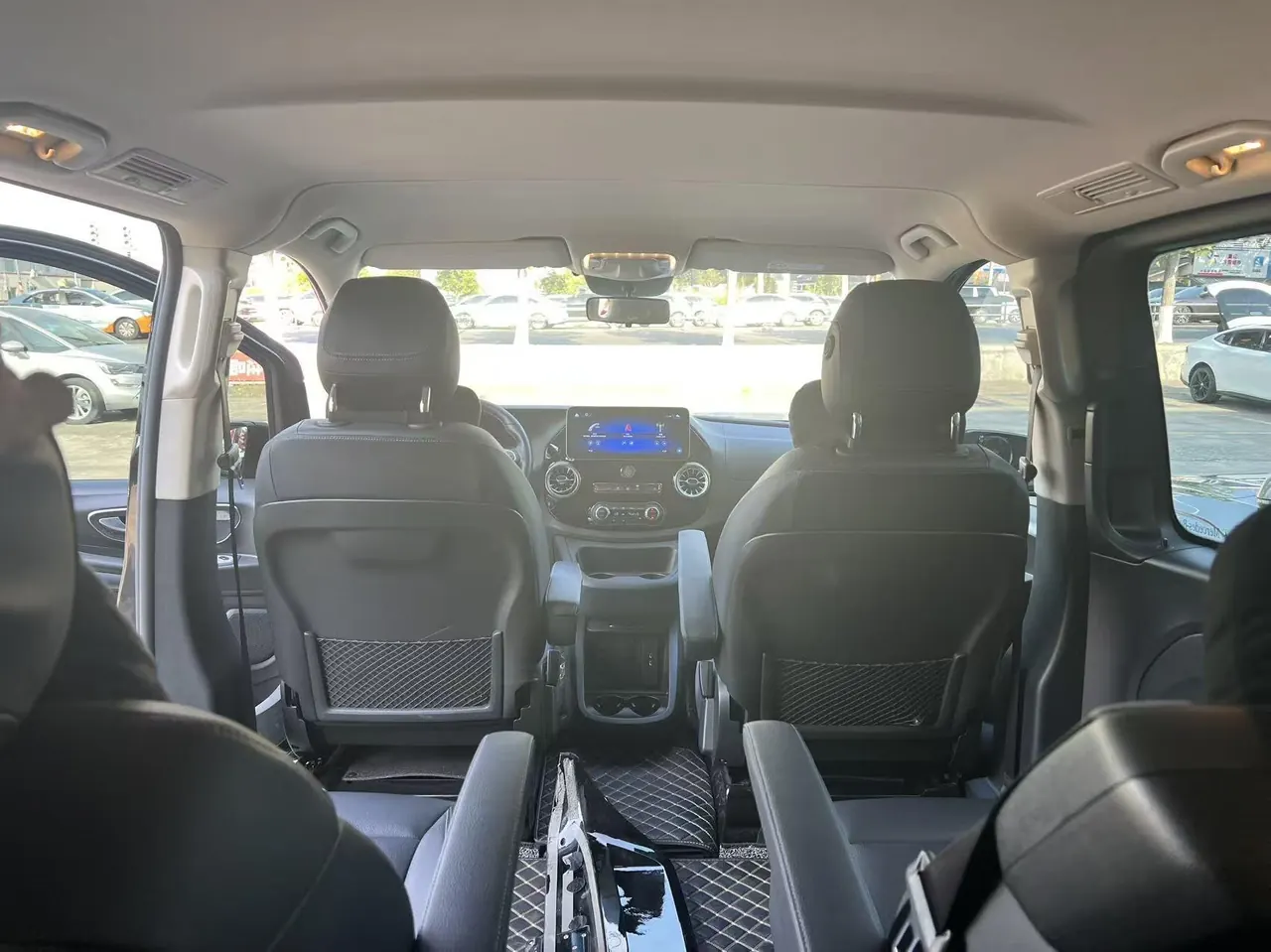 Mercedes Benz 2023 Vito 2.0T Business Edition 7-seat Automatic Gear 7