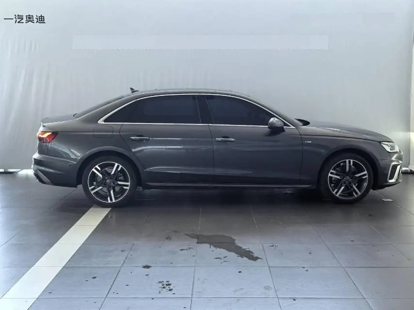 Audi 2020 A4L 2.0TFSI 40TFSI Deluxe Dynamic Automatic 2