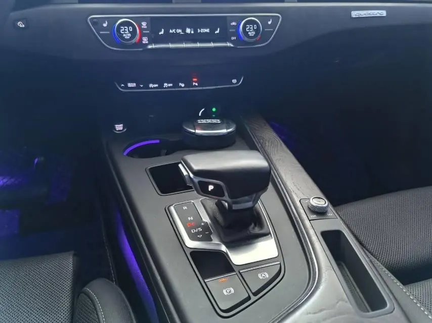 Audi 2020 A4L 2.0TFSI 40TFSI Deluxe Dynamic Automatic 7