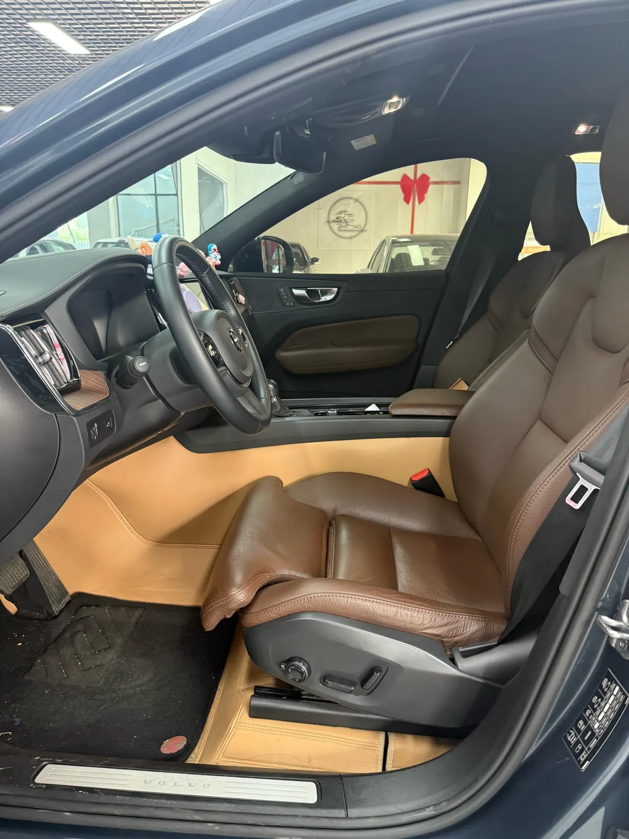 Volvo 2020 XC60 2.0T T5 4-wheel drive Zhiyuan Sports Edition Automatic Gear 5