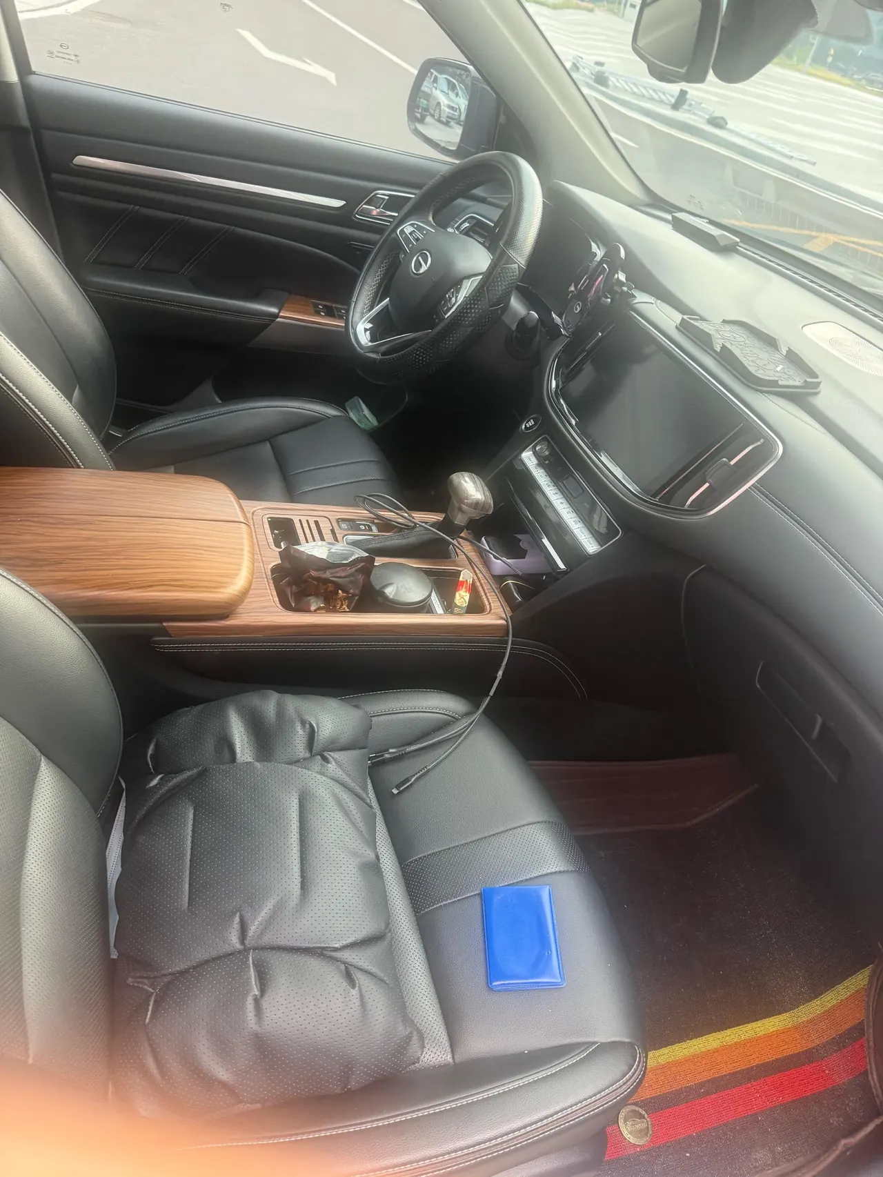 Chuanqi 2020 GS8 2.0T 390T Two-Drive Deluxe Zhilian Edition Seven-seat Automatic Gear 5