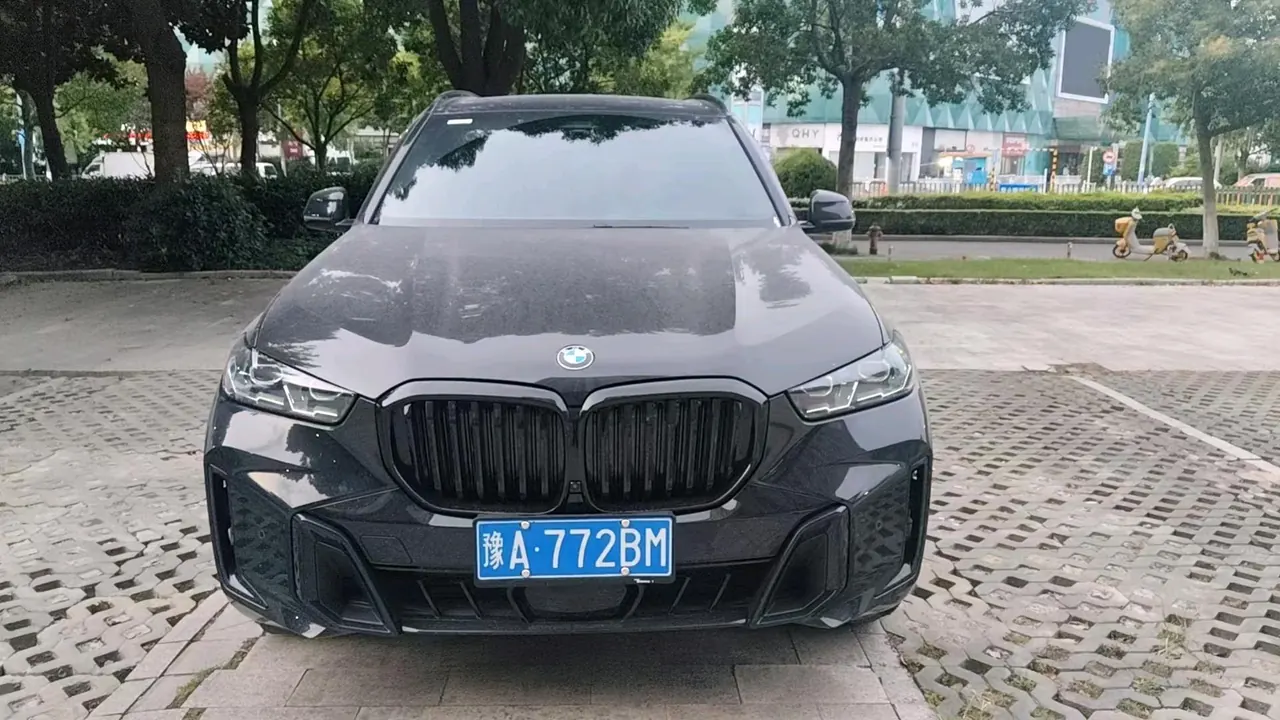 BMW 2023 X5 xDrive40Li 48V 3.0T M sports obsidian night suit automatic gear 2