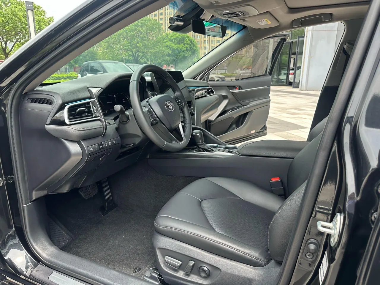 Toyota 2023 Camry 2.5G Deluxe Edition Automatic Gear 4