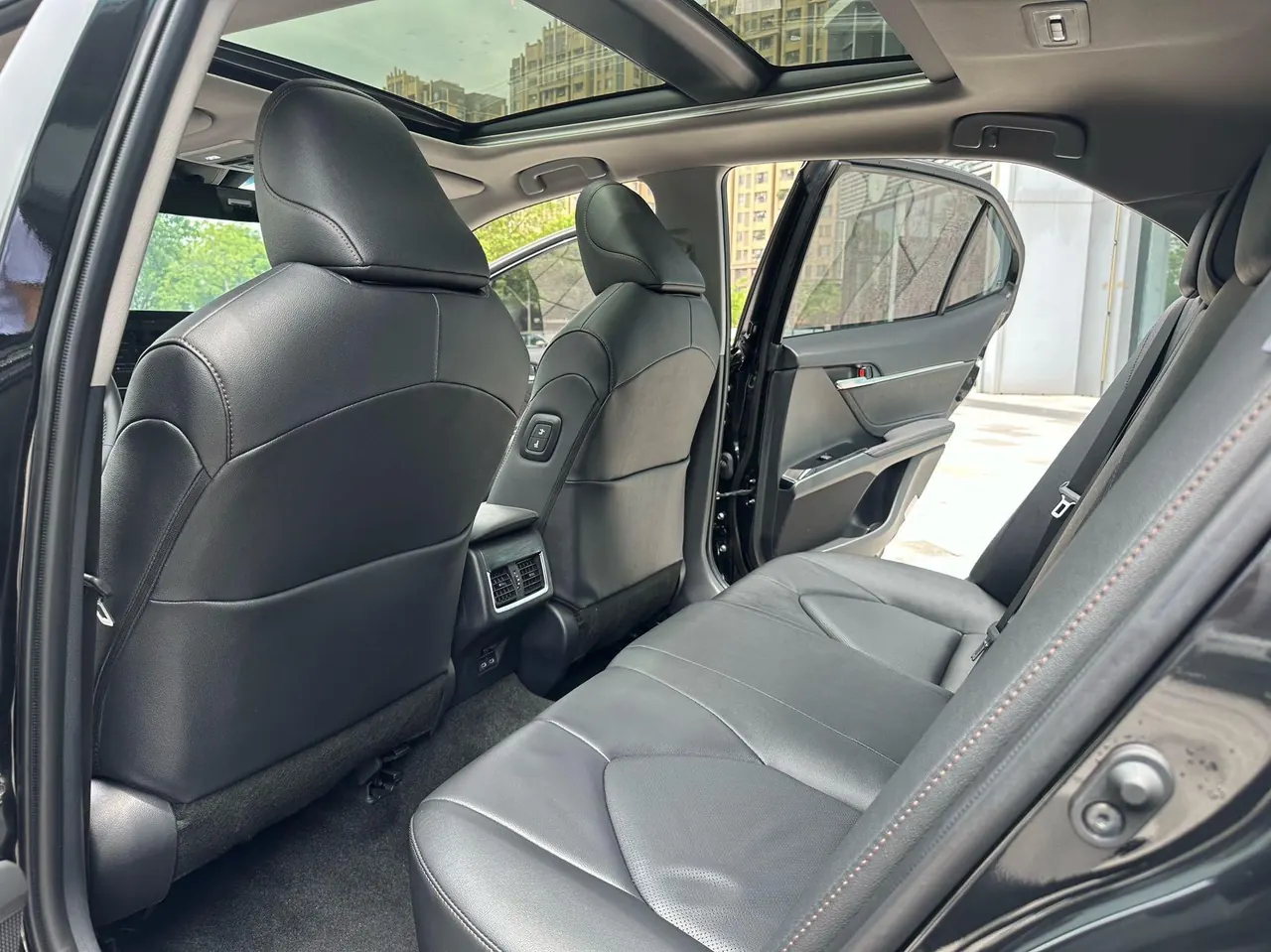 Toyota 2023 Camry 2.5G Deluxe Edition Automatic Gear 5