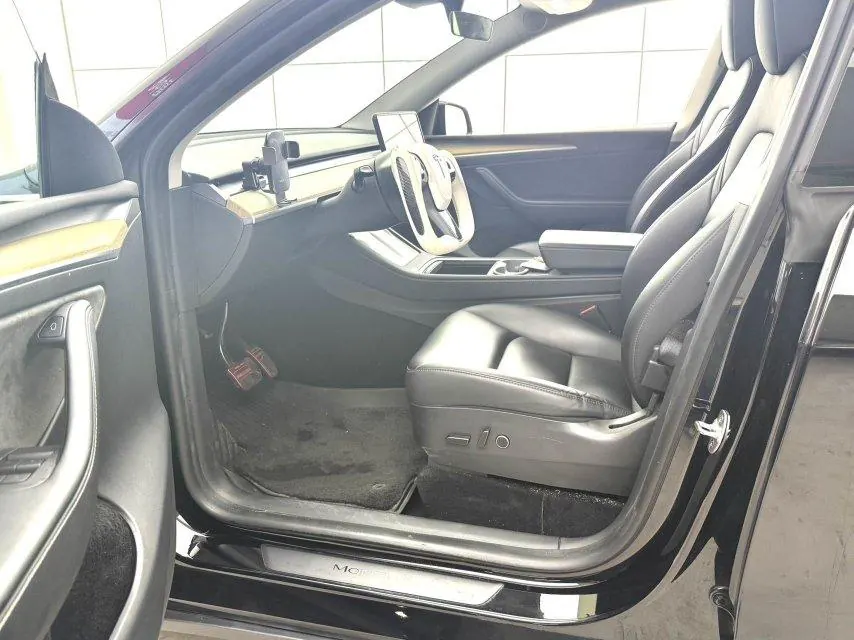 Tesla 2022 Model Y rear-wheel drive version automatic transmission 5