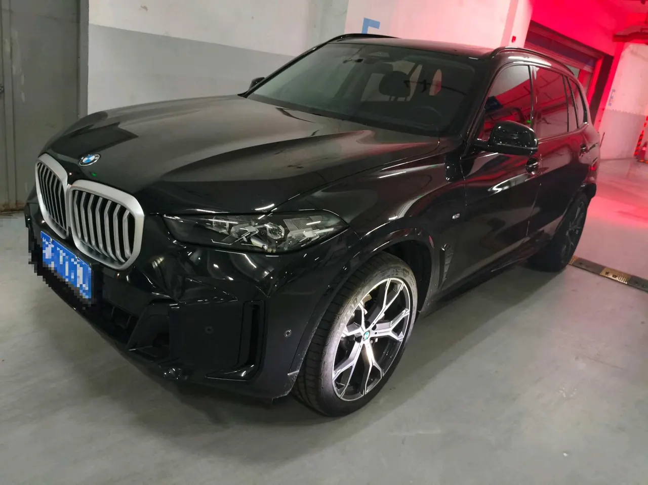 Open image lightbox: BMW 2023 X5 xDrive30Li 48V 2.0T exclusive M sports suit automatic gear