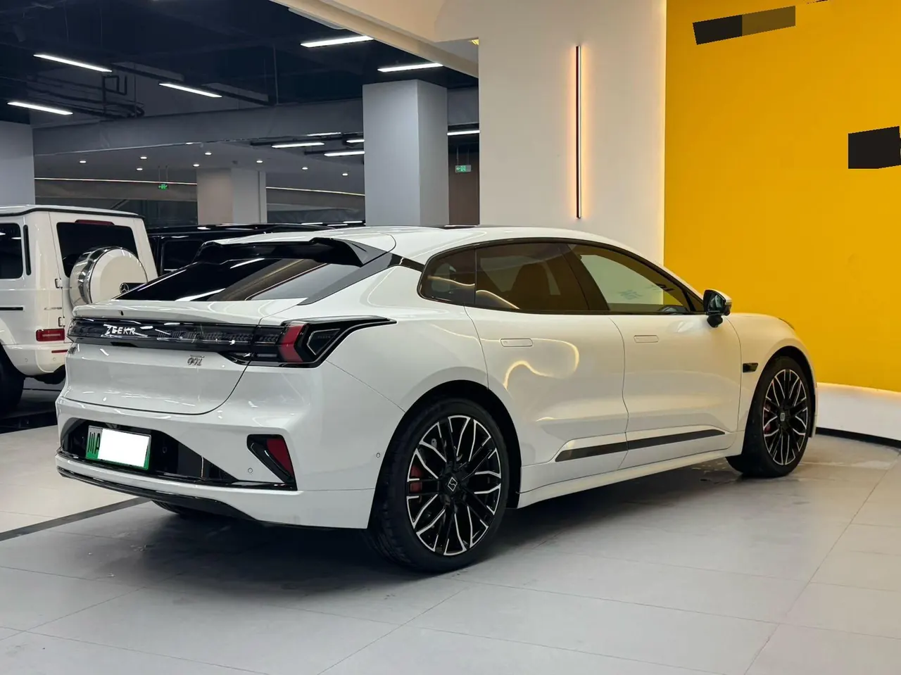 Zeekr 2025 Zeekr 001 YOU version 100kWh four-wheel drive automatic gear 4