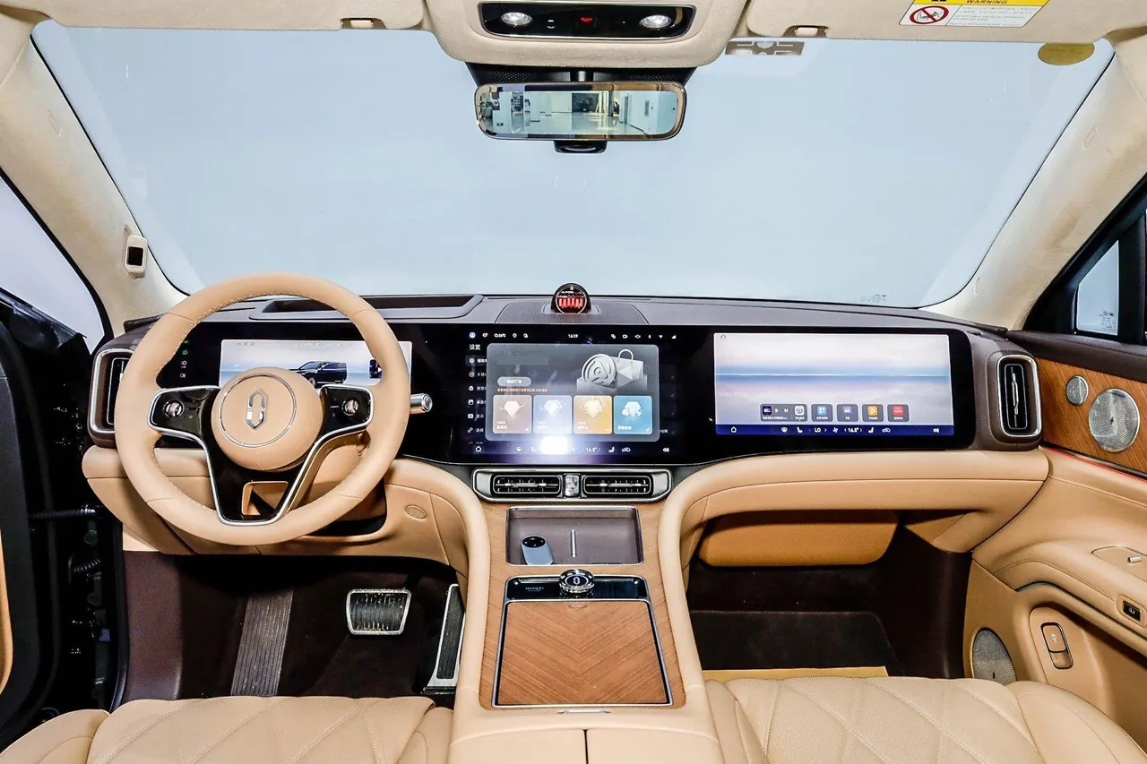 AITO 2025 AITO M9 extended range Ultra version 52kWh5 seat version automatic gear 14