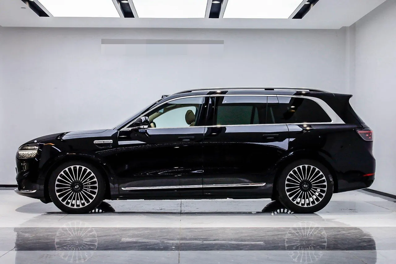 AITO 2025 AITO M9 extended range Ultra version 52kWh5 seat version automatic gear 5