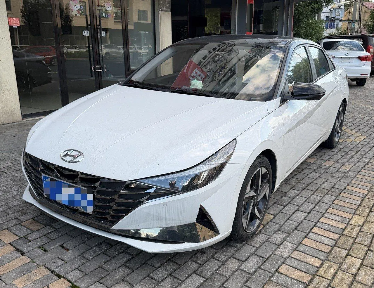 Hyundai 2022 Elantra -3-compartment 1.5 stepless LUX premium automatic gear - View 1