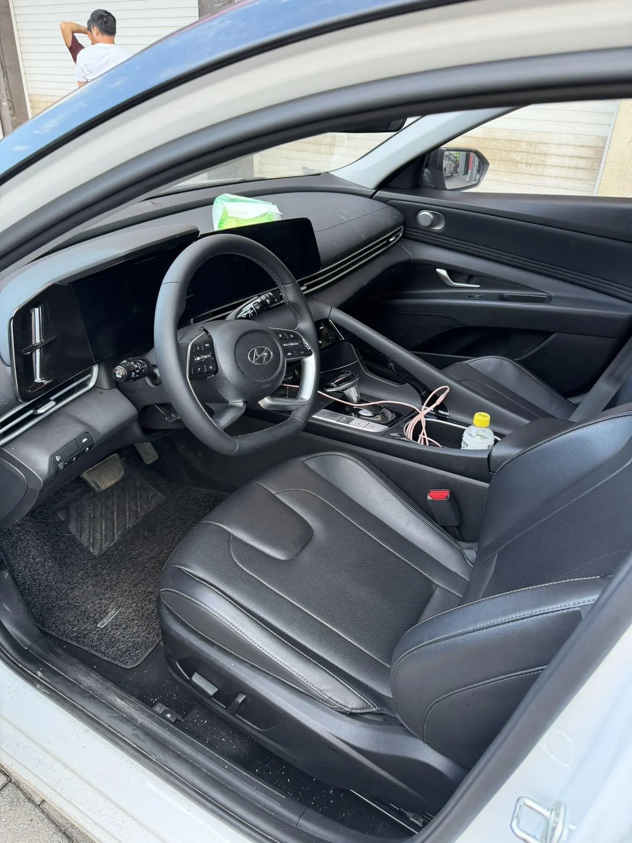 Hyundai 2022 Elantra -3-compartment 1.5 stepless LUX premium automatic gear 6