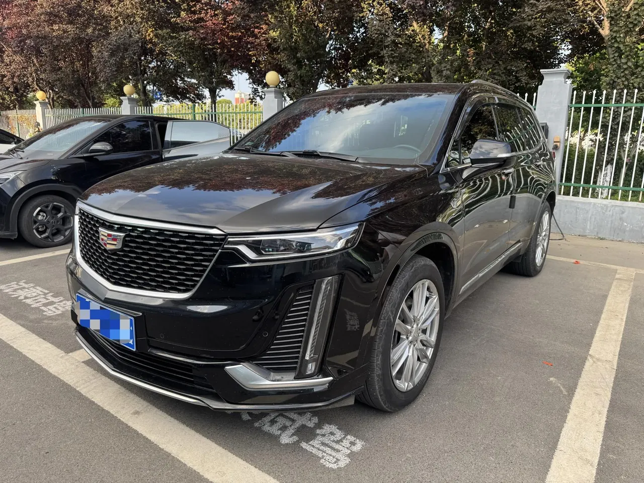 Cadillac 2022 XT6 48V 2.0T 6-seat four-wheel drive luxury automatic gear - View 1