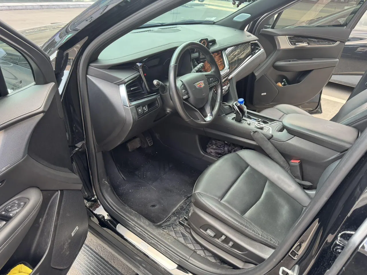 Cadillac 2022 XT6 48V 2.0T 6-seat four-wheel drive luxury automatic gear 2
