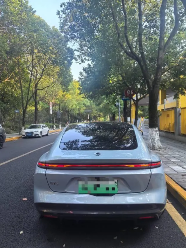 NIO 2022 ET5 75kWh automatic gear 5