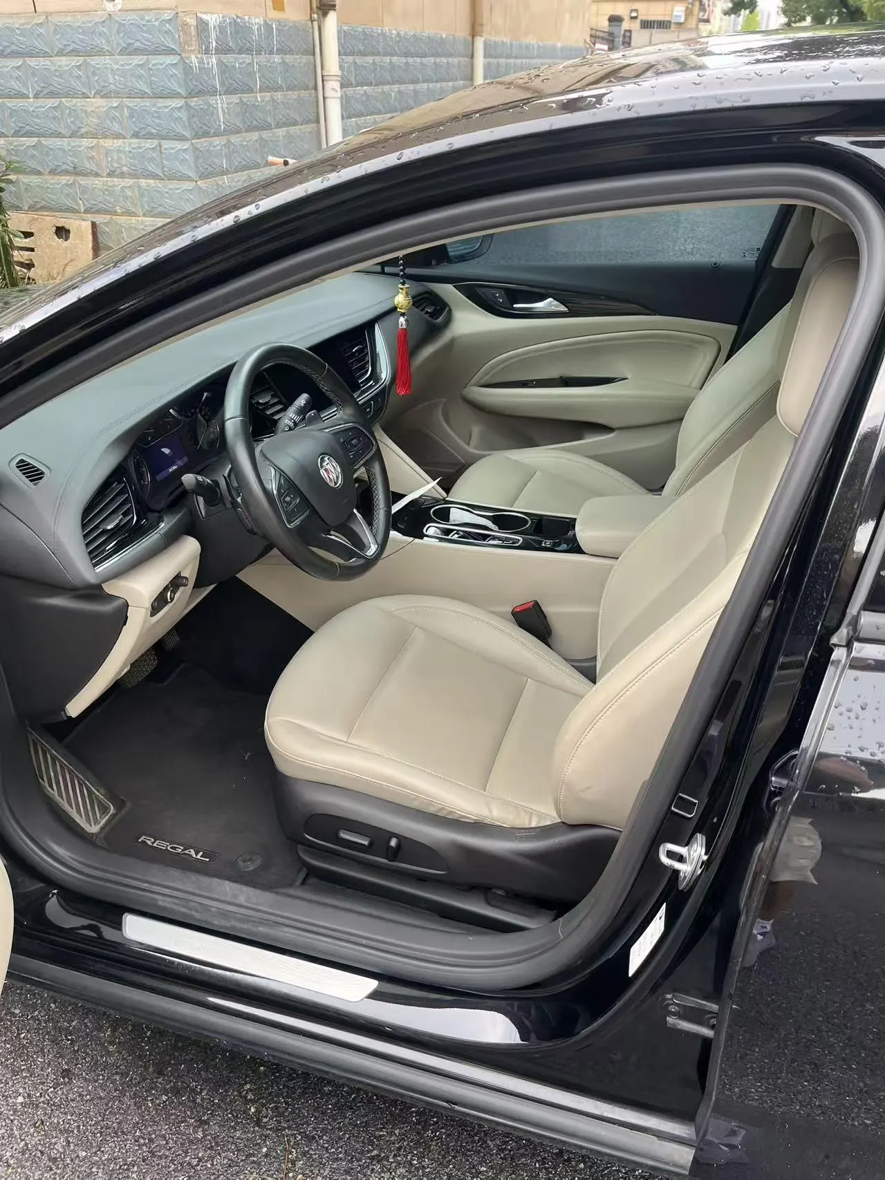 Buick 2020 Regal 1.5T 552T Elite Automatic Gear 2