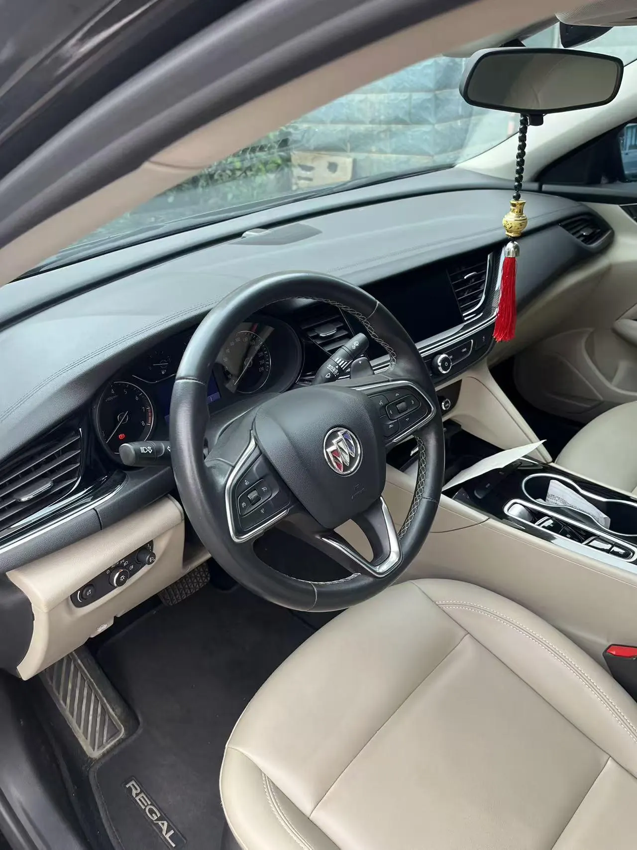 Buick 2020 Regal 1.5T 552T Elite Automatic Gear 3