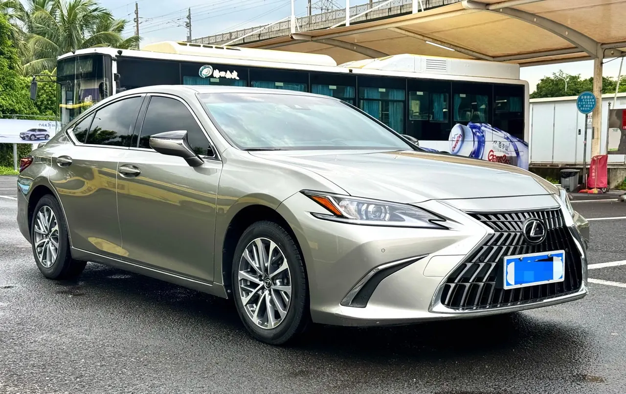 Lexus ES (Imported) 2022 ES200 2.0 Stepless Deluxe Edition Automatic Gear 2