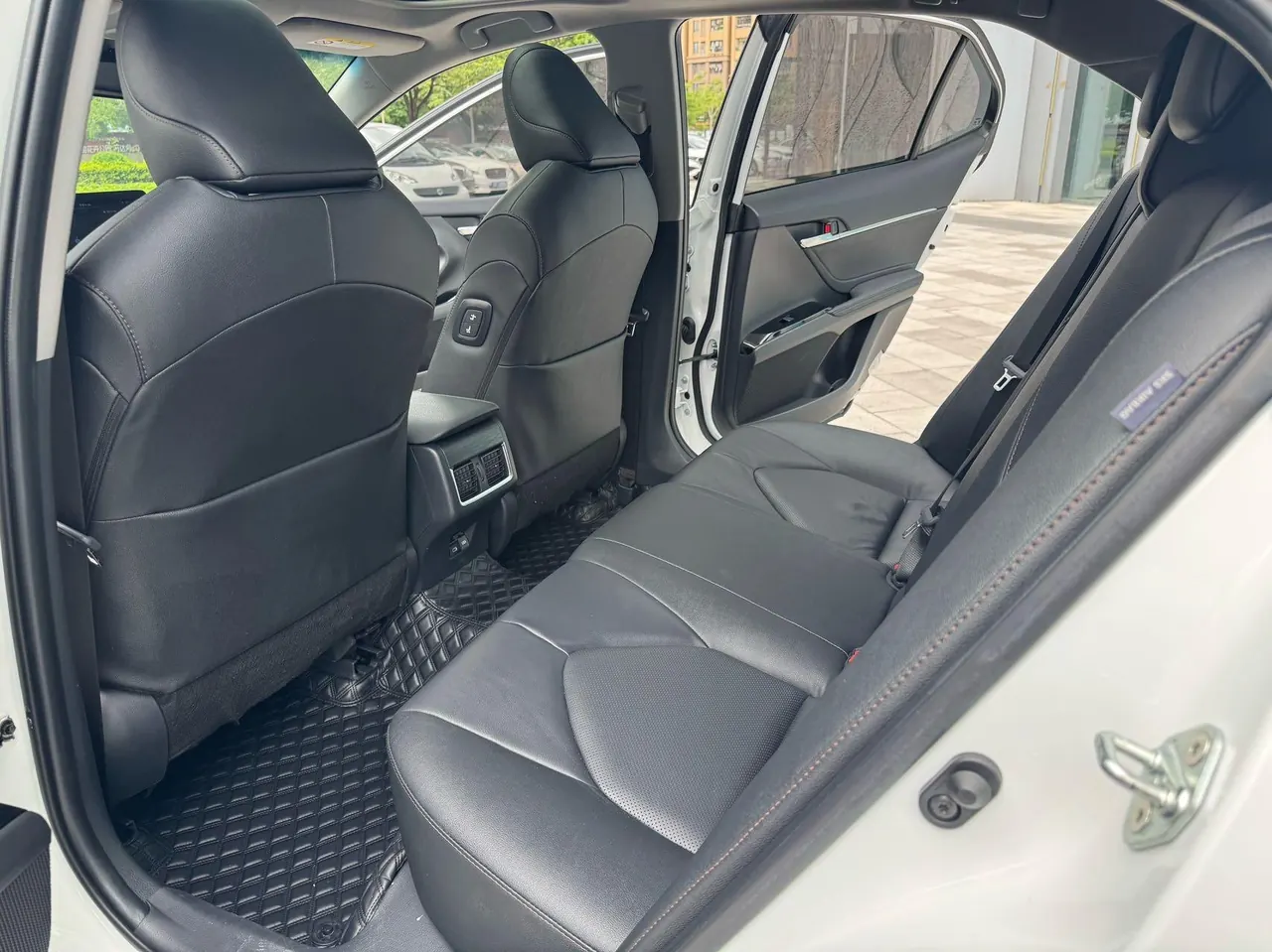 Toyota 2023 Camry 2.0G Stepless Deluxe Edition Automatic Gear 5