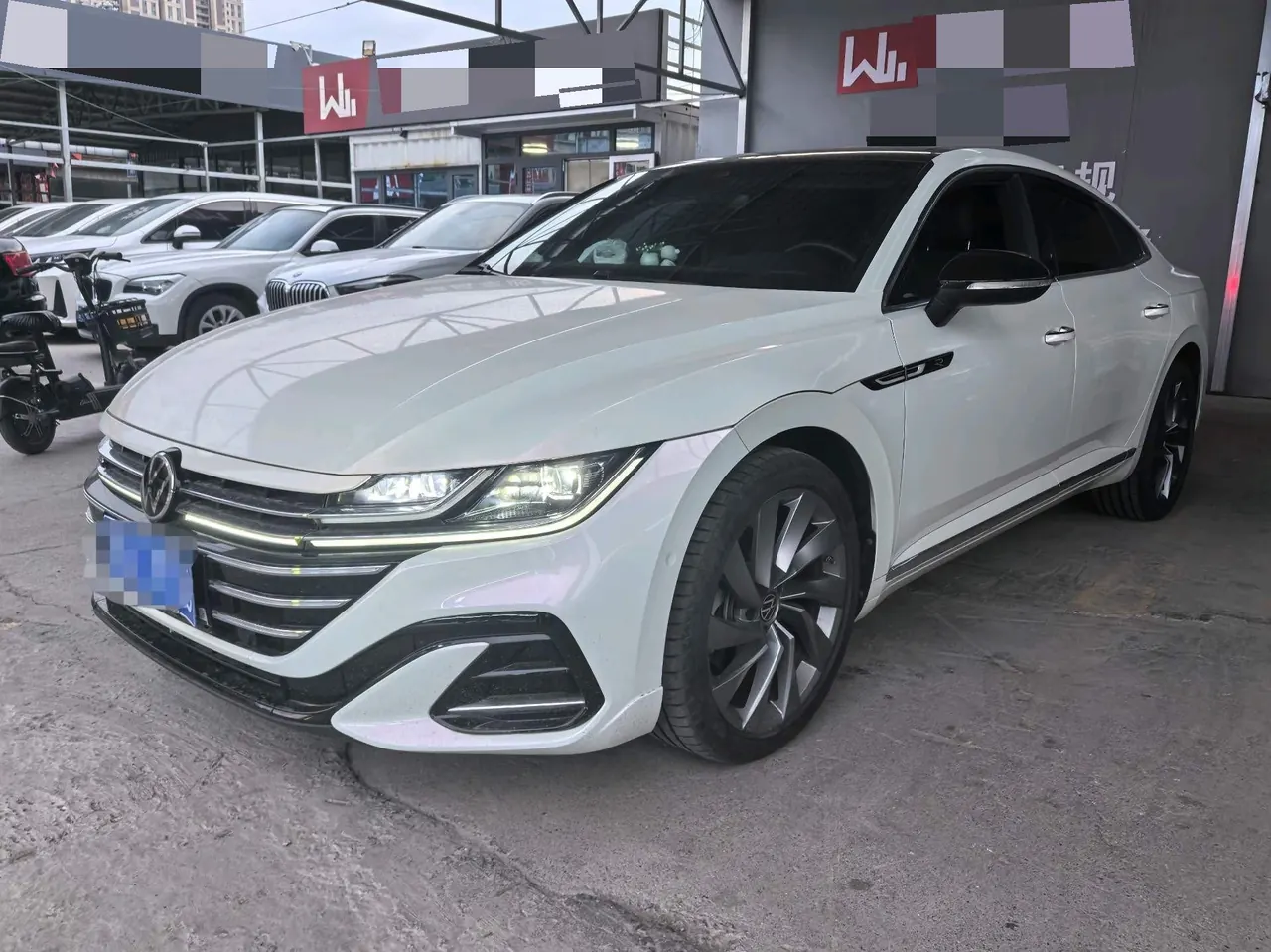 Volkswagen 2021 CC 2.0TSI 380TSI eye-catching automatic gear - View 1