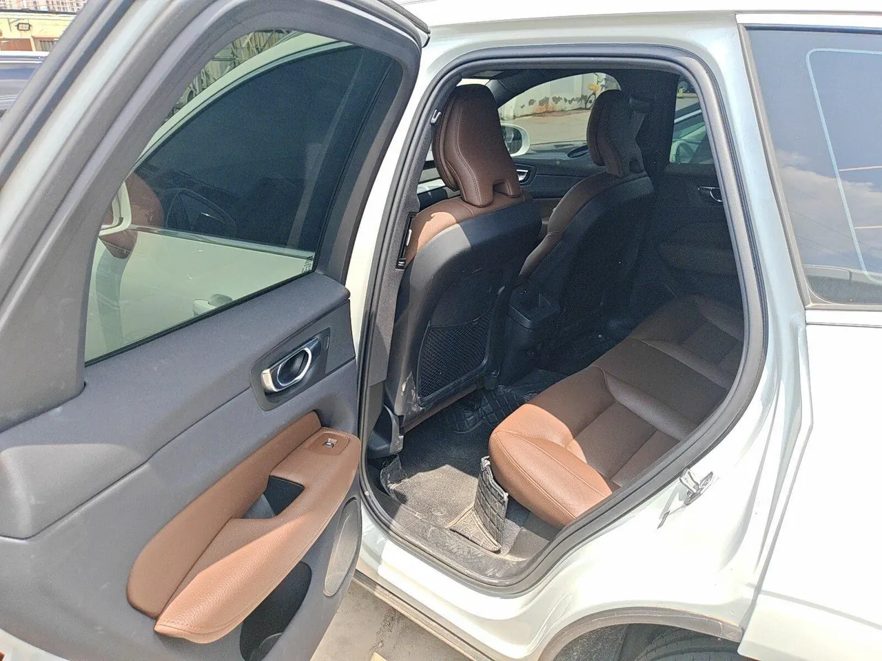 Volvo 2022 XC60 48V 2.0T B5 4-wheel-drive Zhiyi Deluxe Edition Automatic Gear 3