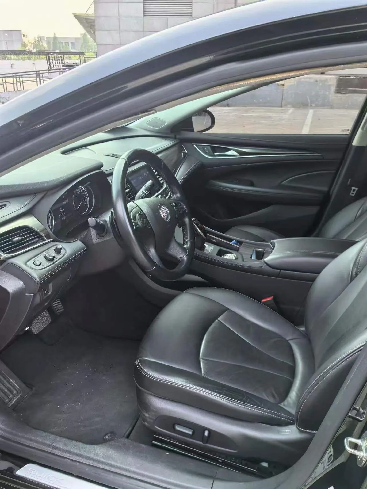 Buick 2021 LaCrosse 1.5T 552T Luxury Automatic Gear 4