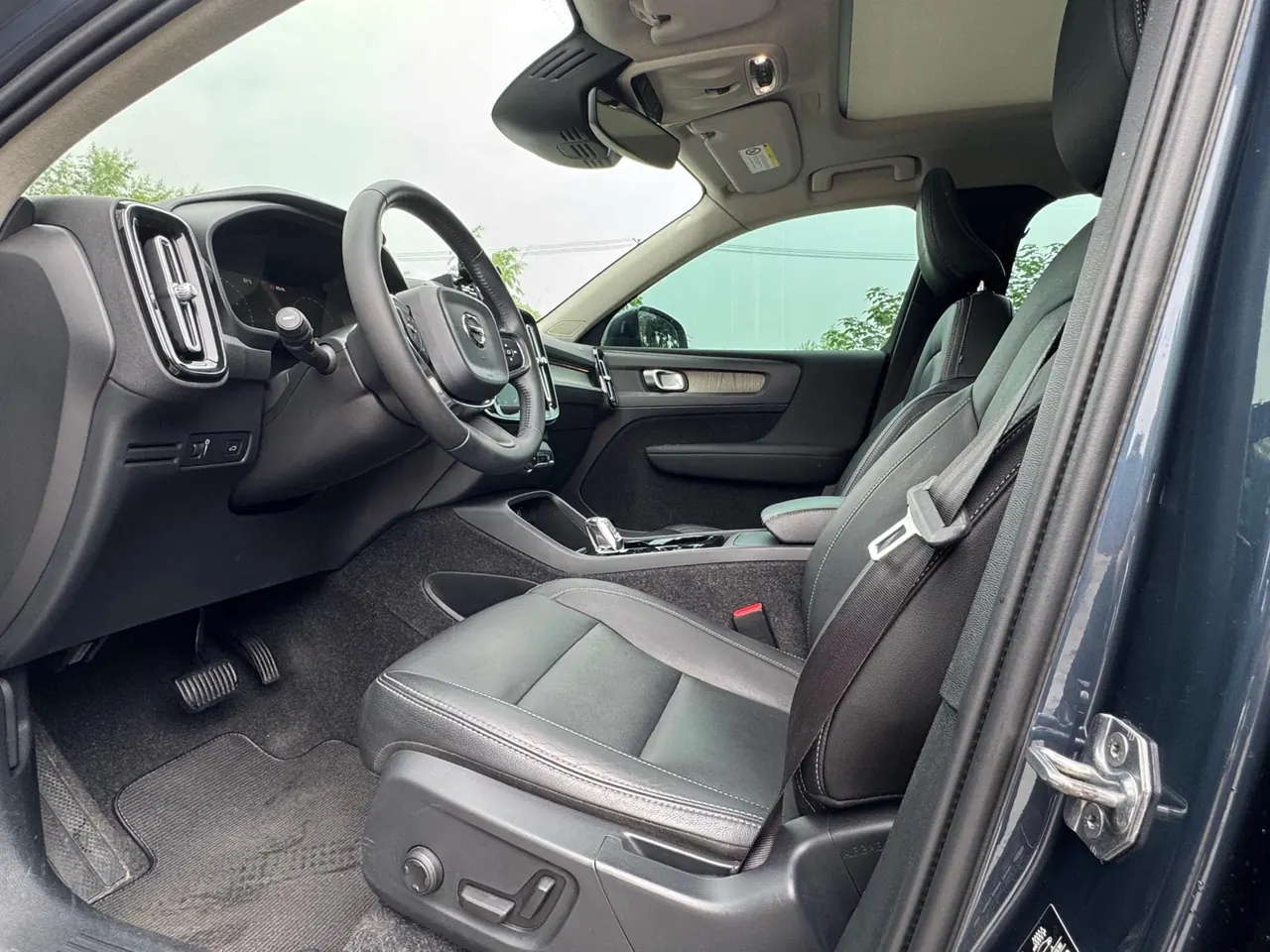 Volvo 2020 XC40 2.0T T4 4-wheel drive Zhiyuan Deluxe Edition Automatic Gear 7