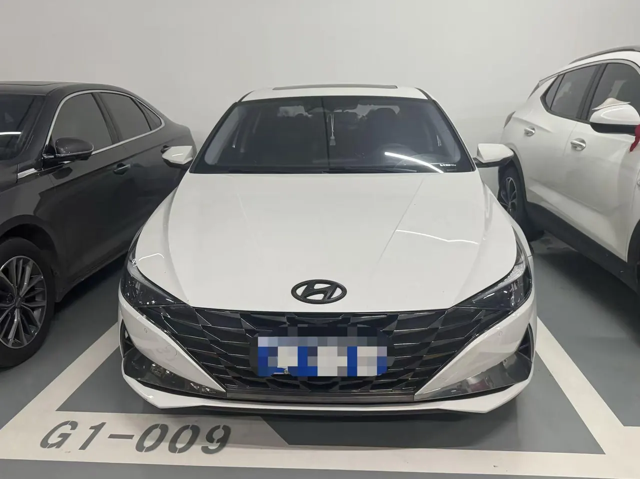 Hyundai 2022 Elantra -3-compartment 1.5 stepless LUX premium automatic gear 2