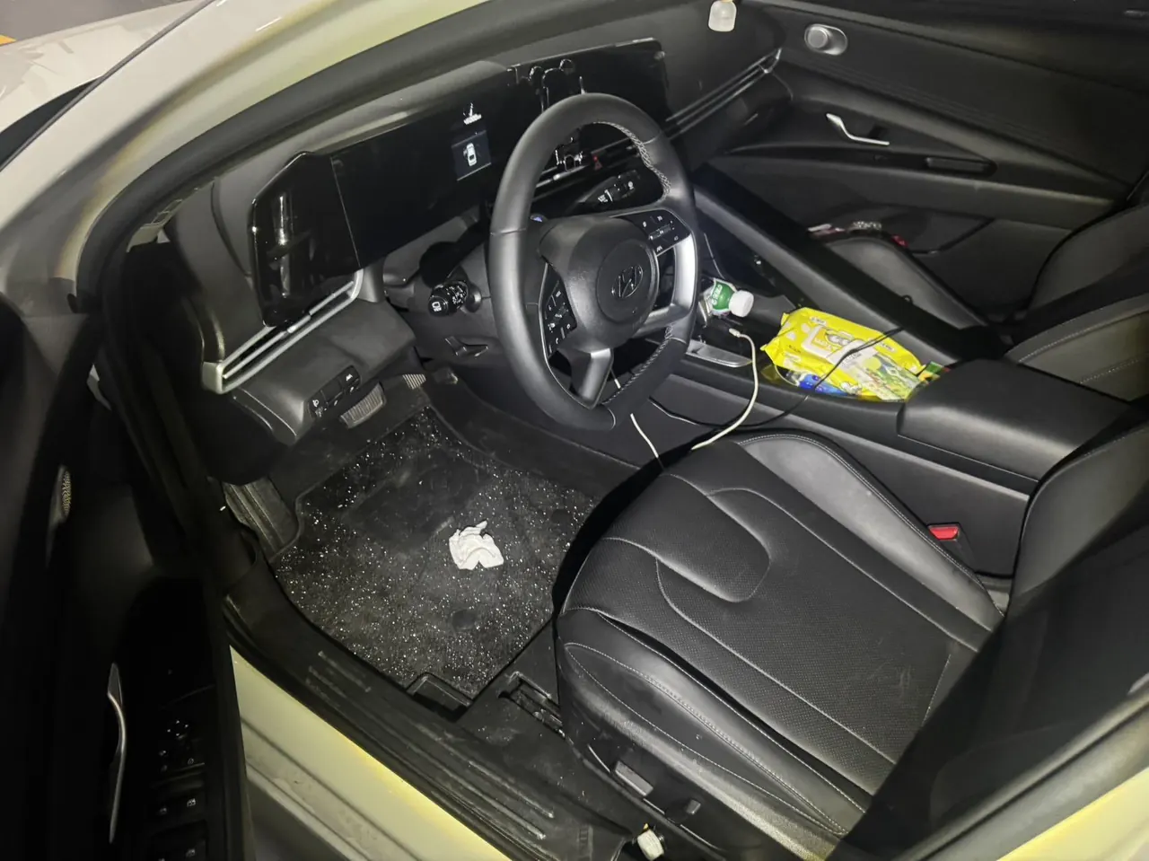 Hyundai 2022 Elantra -3-compartment 1.5 stepless LUX premium automatic gear 6