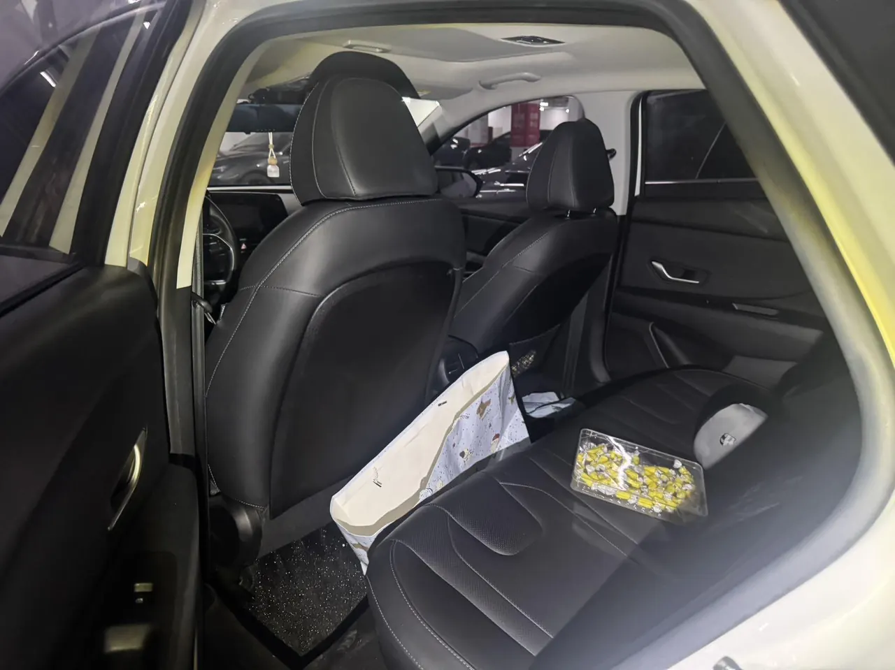 Hyundai 2022 Elantra -3-compartment 1.5 stepless LUX premium automatic gear 7