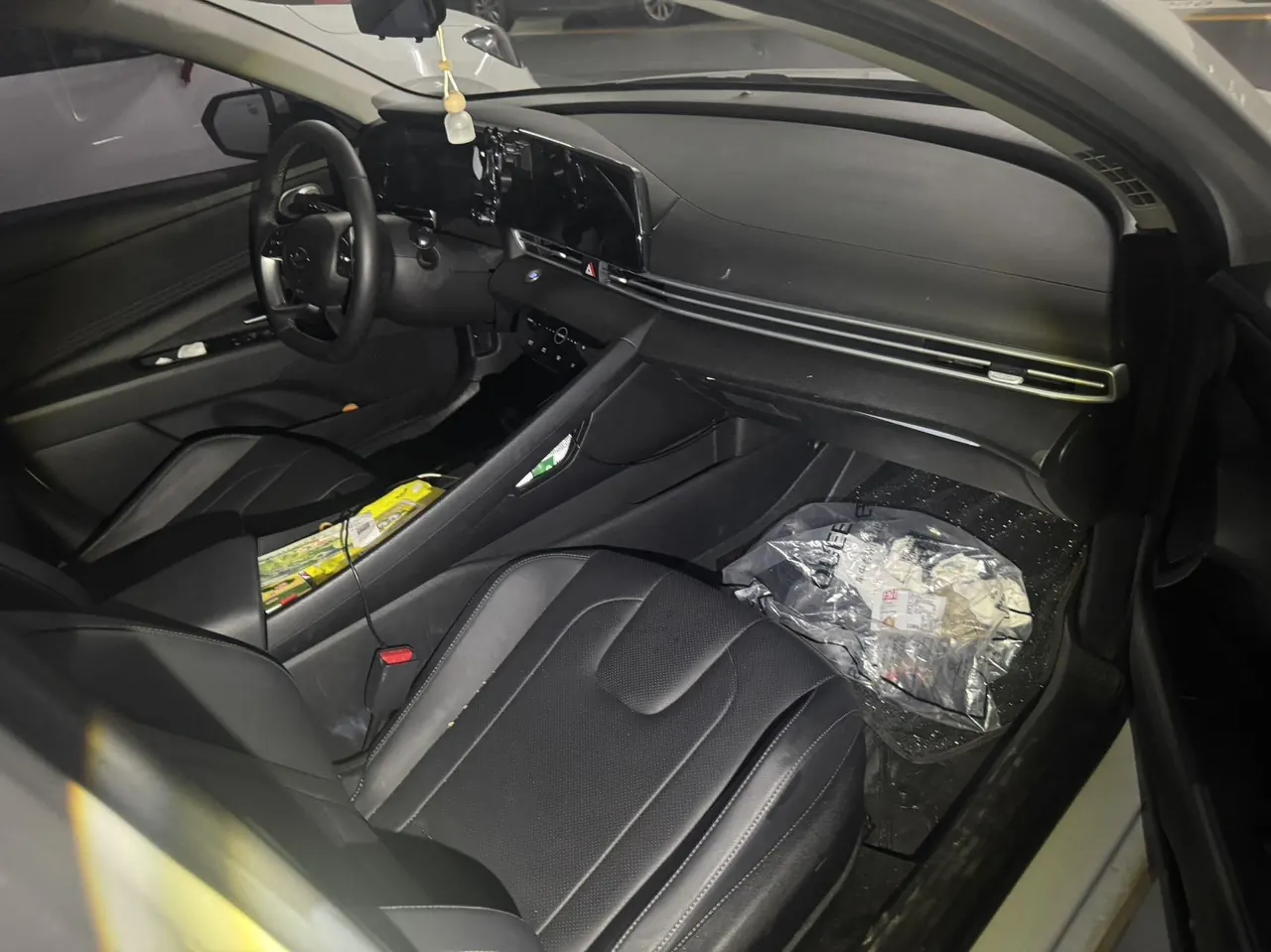 Hyundai 2022 Elantra -3-compartment 1.5 stepless LUX premium automatic gear 8