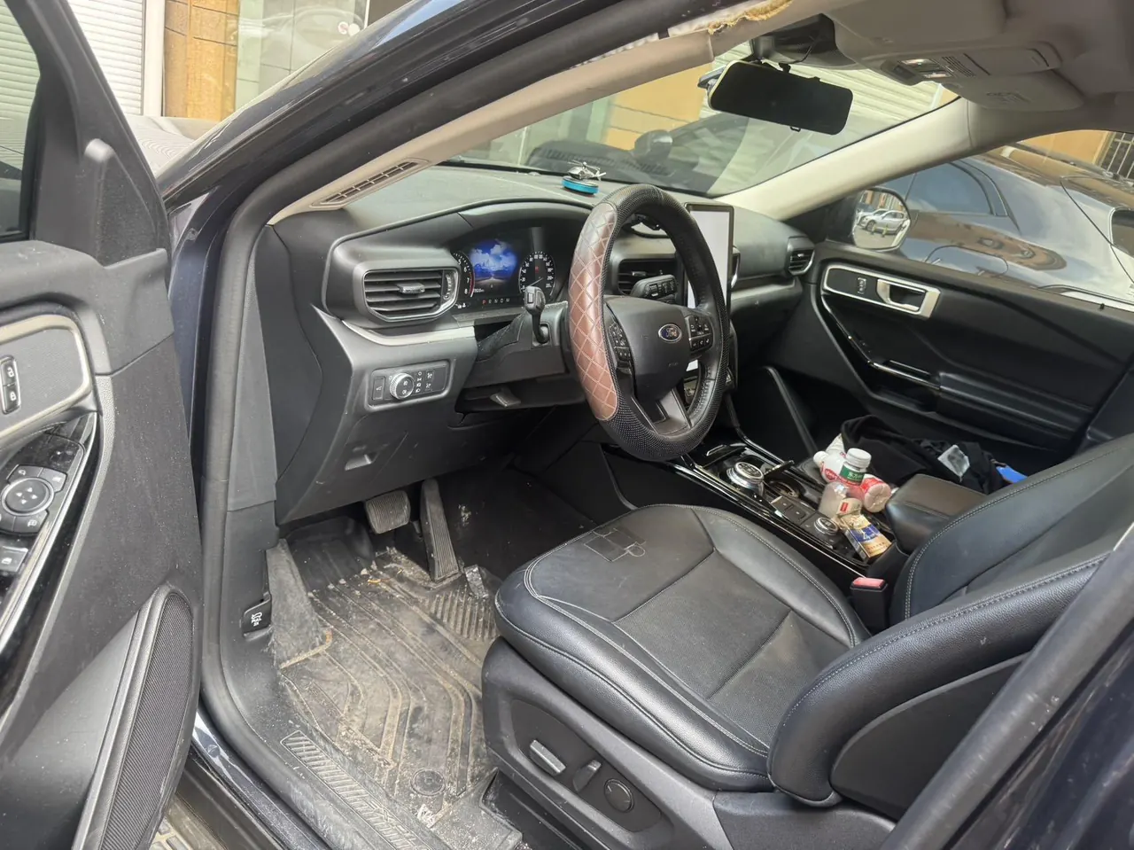 Ford 2020 Explorer 2.3T EcoBoost 285 Four-wheel Drive Titanium Edition 6-seat Automatic Gear 3