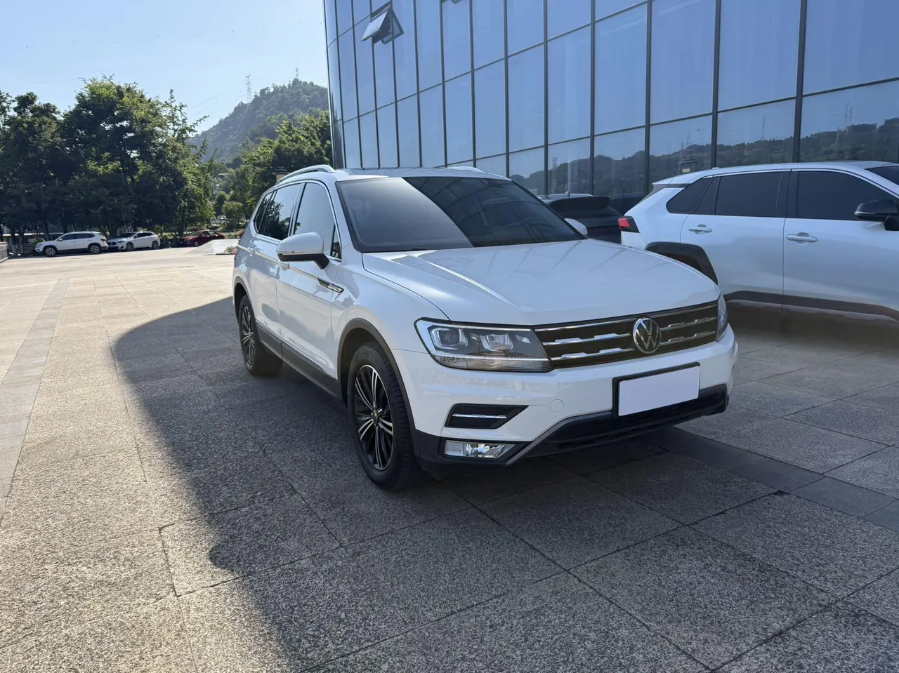 Volkswagen 2021 Tiguan L 2.0TSI 330TSI Two-Drive Smart Edition Automatic Gear 3
