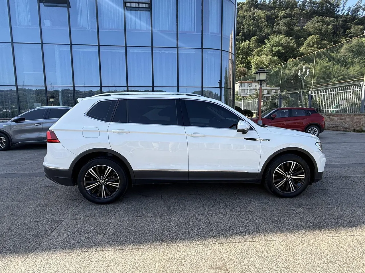 Volkswagen 2021 Tiguan L 2.0TSI 330TSI Two-Drive Smart Edition Automatic Gear 4