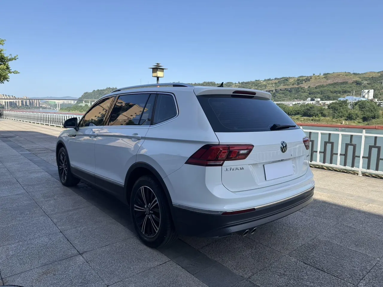 Volkswagen 2021 Tiguan L 2.0TSI 330TSI Two-Drive Smart Edition Automatic Gear 9