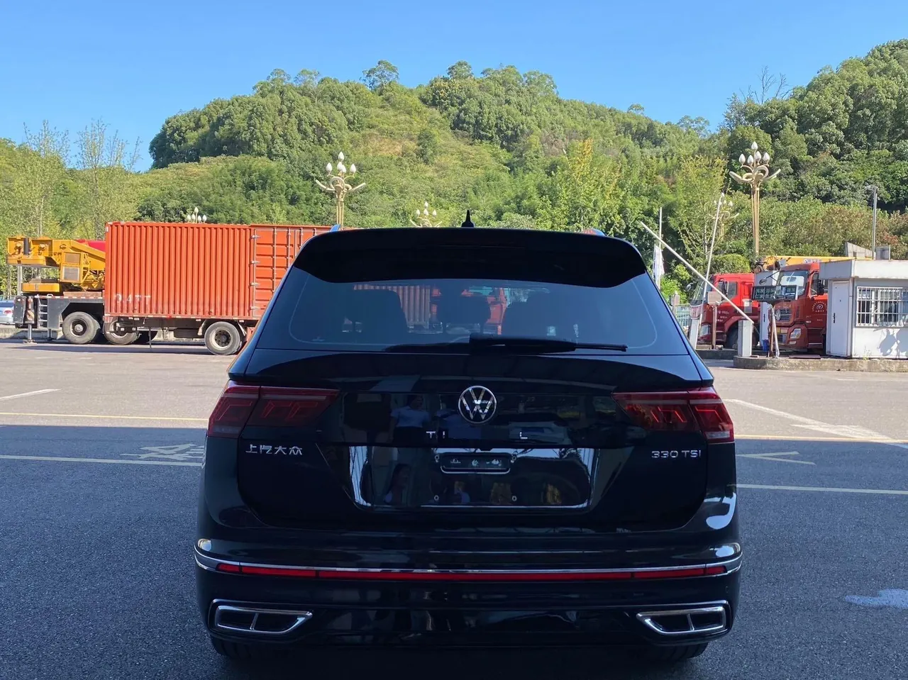 Volkswagen 2022 Tiguan L R-Line 2.0TSI 330TSI Two-Drive R-Line Ultimate Automatic Gear 8
