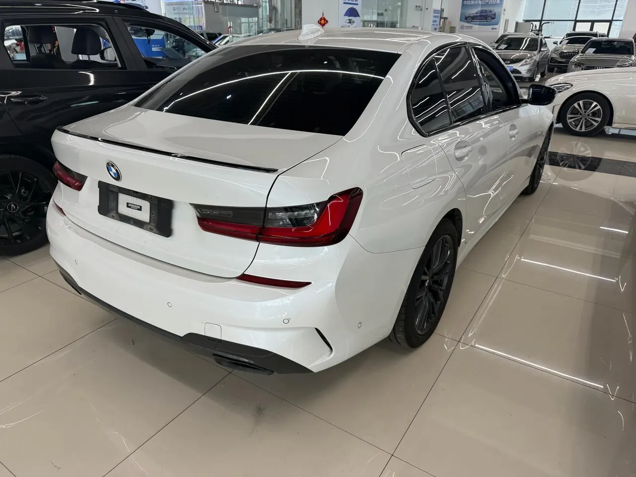 BMW 3 Series 2022 325i 2.0T M Sports Obsidian Night Kit (Changed) Automatic Gear 2
