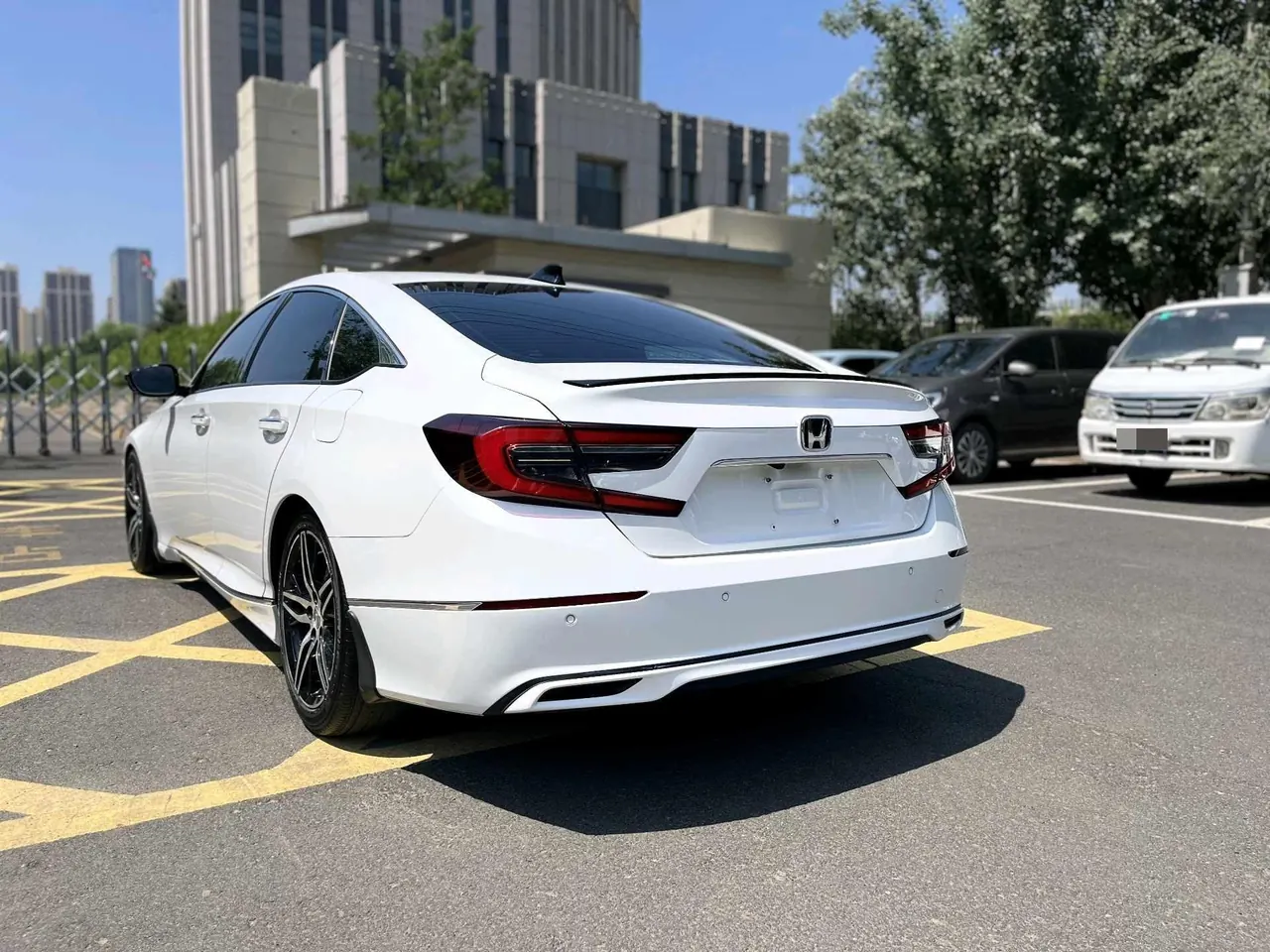 Honda 2022 10th Generation Accord Hybrid 2.0 Stepless Magic Night Reed Edition Automatic Gear 7