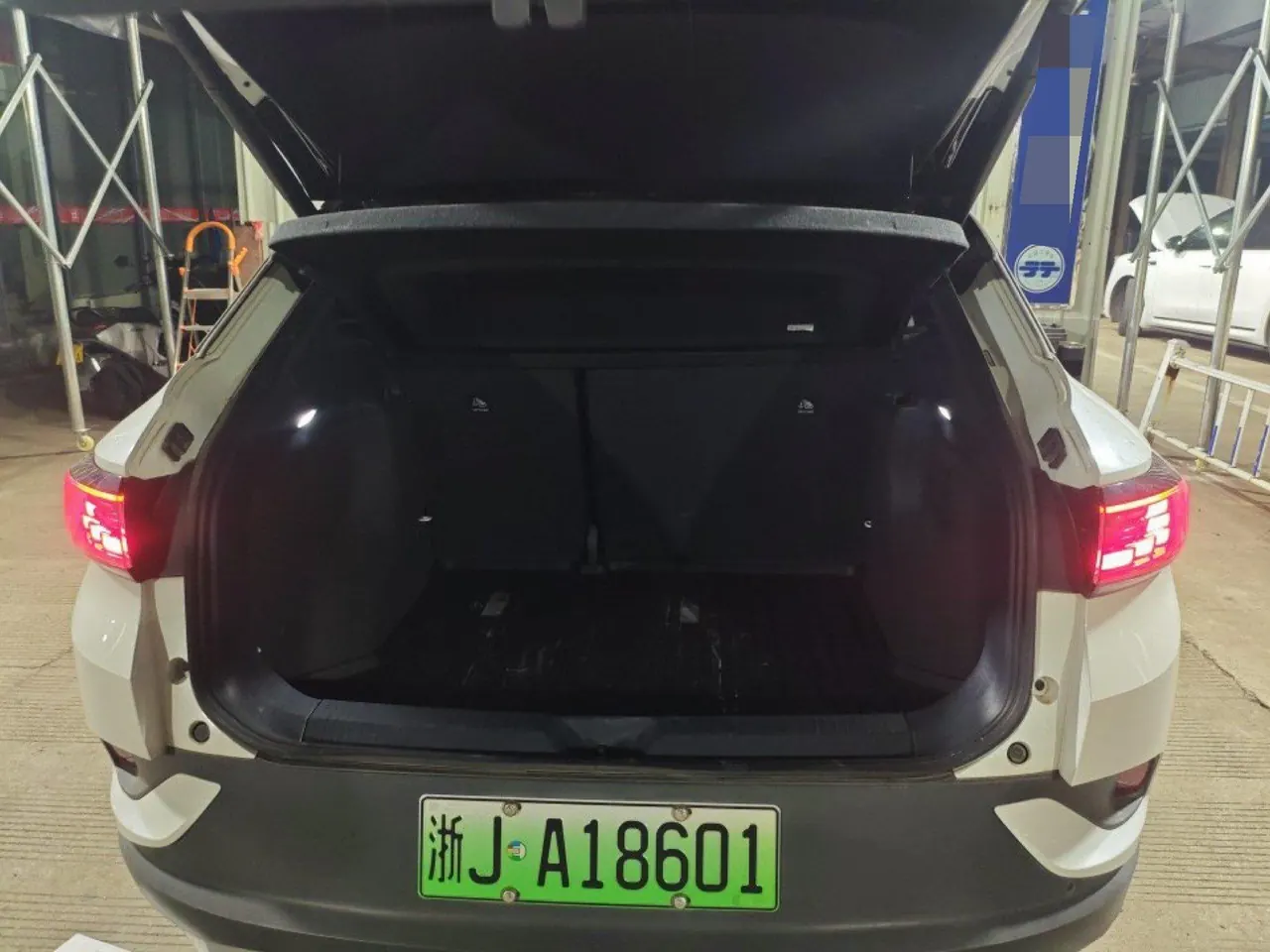 Volkswagen 2022 model ID. 4 CROZZ long endurance PRO version automatic transmission 5