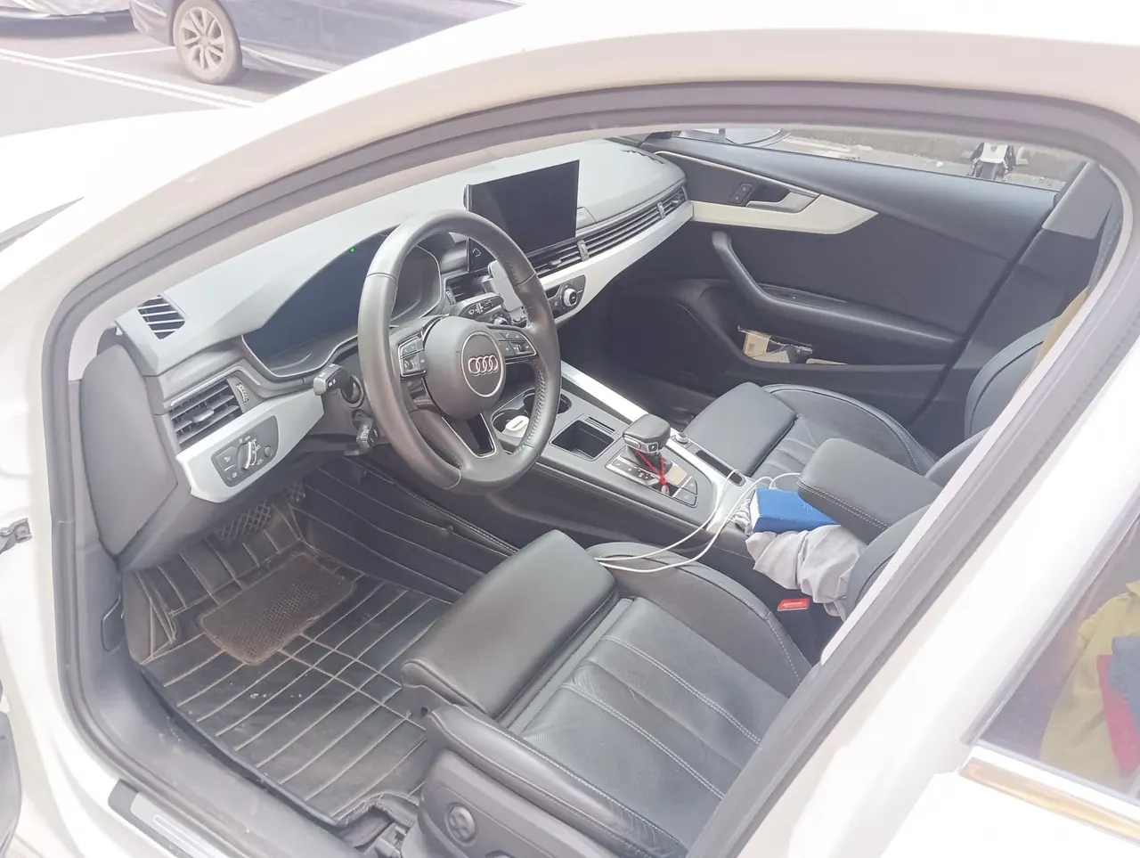 Audi 2022 A4L 2.0TFSI 40TFSI Deluxe Dynamic Automatic 2