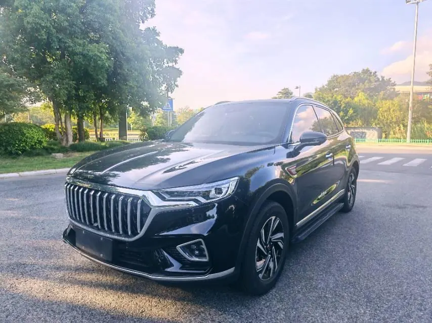 Открыть галерею: HongQi 2022 HS5 2.0T Zhilian Flag Edition Automatic Gear