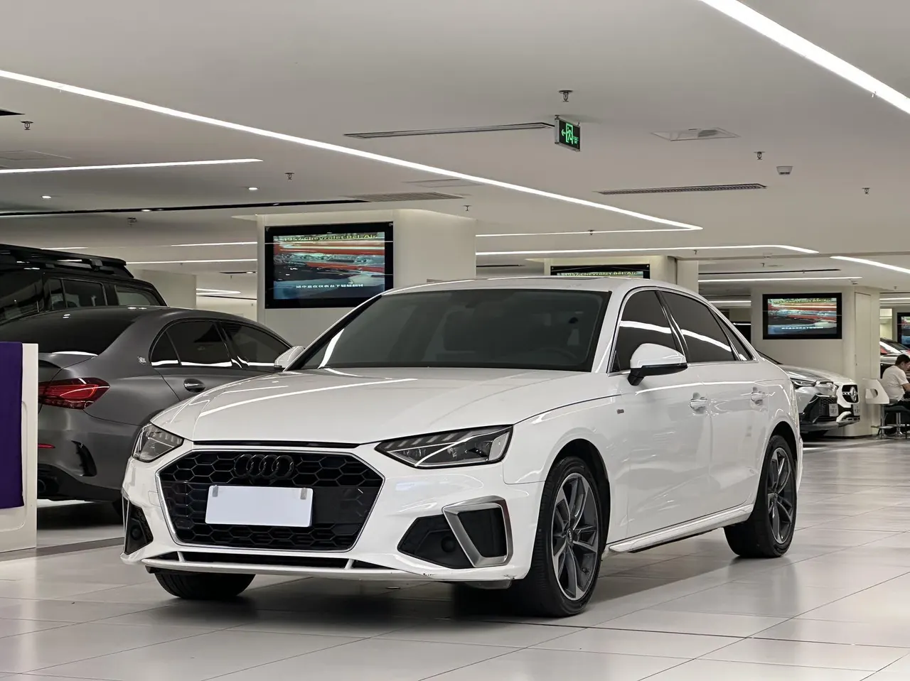 Audi 2020 A4L 2.0TFSI 40TFSI Fashion Dynamic Automatic - View 1