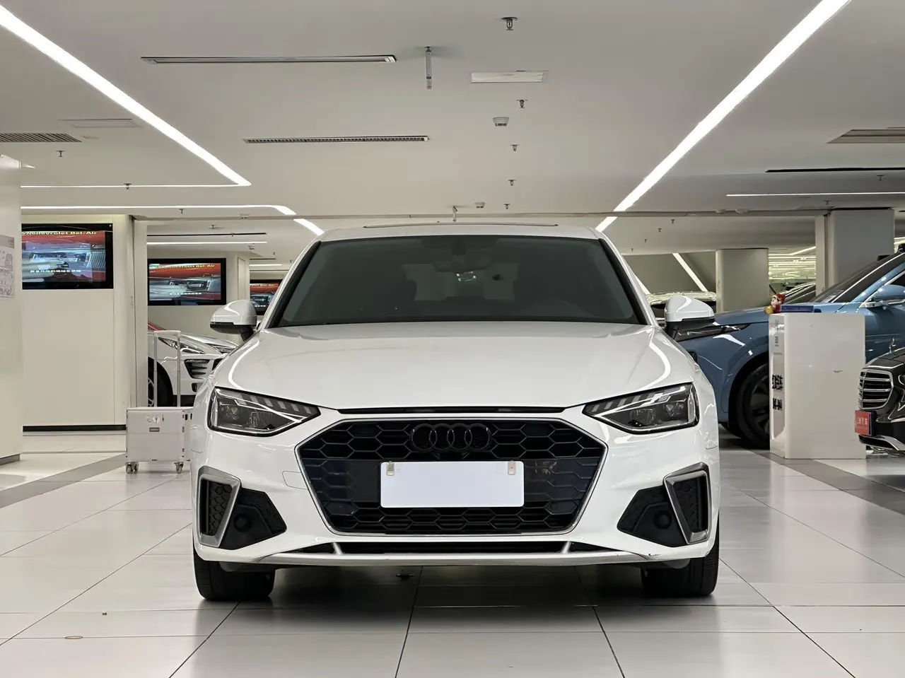 Audi 2020 A4L 2.0TFSI 40TFSI Fashion Dynamic Automatic 2