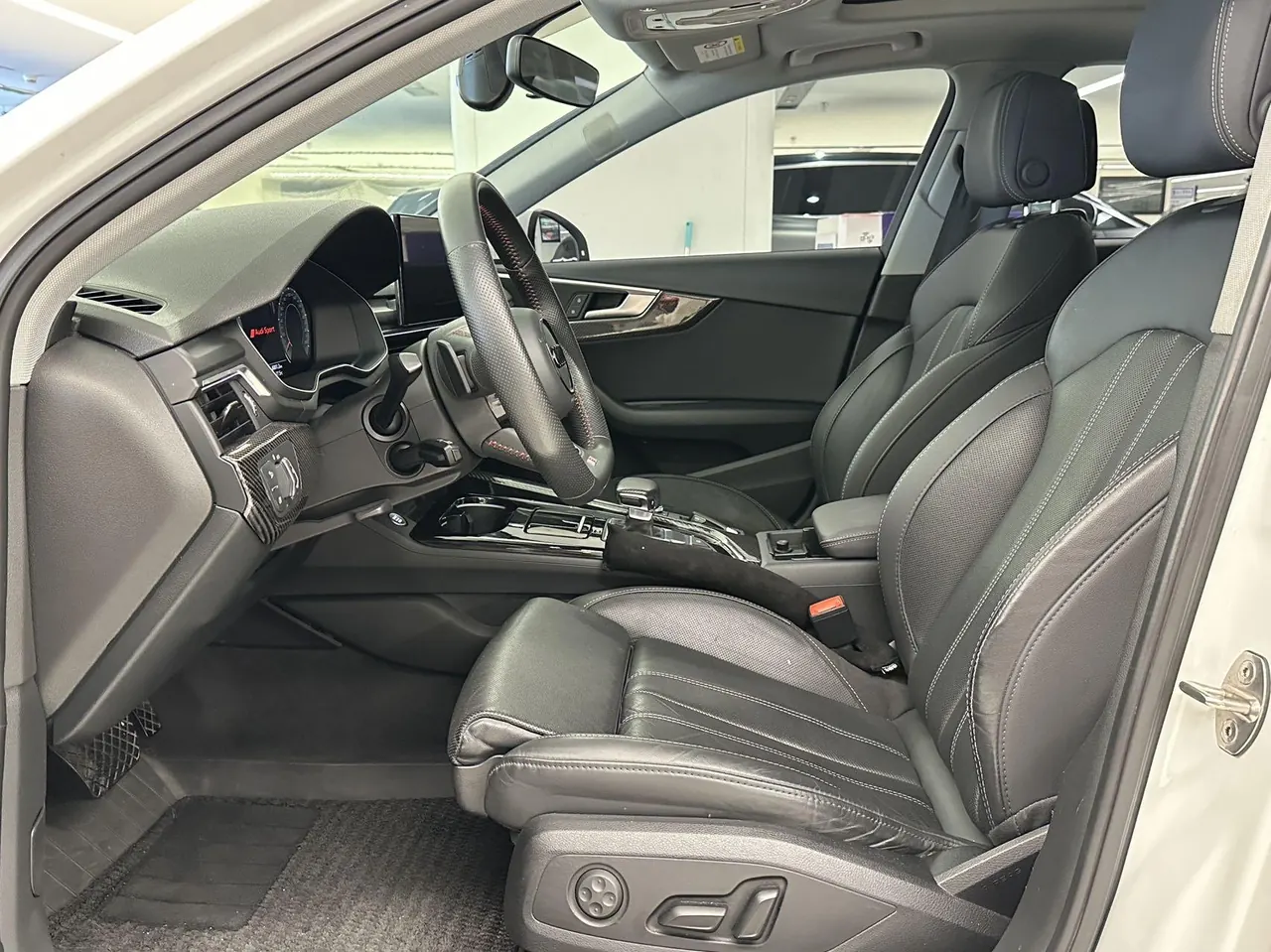 Audi 2020 A4L 2.0TFSI 40TFSI Fashion Dynamic Automatic 3