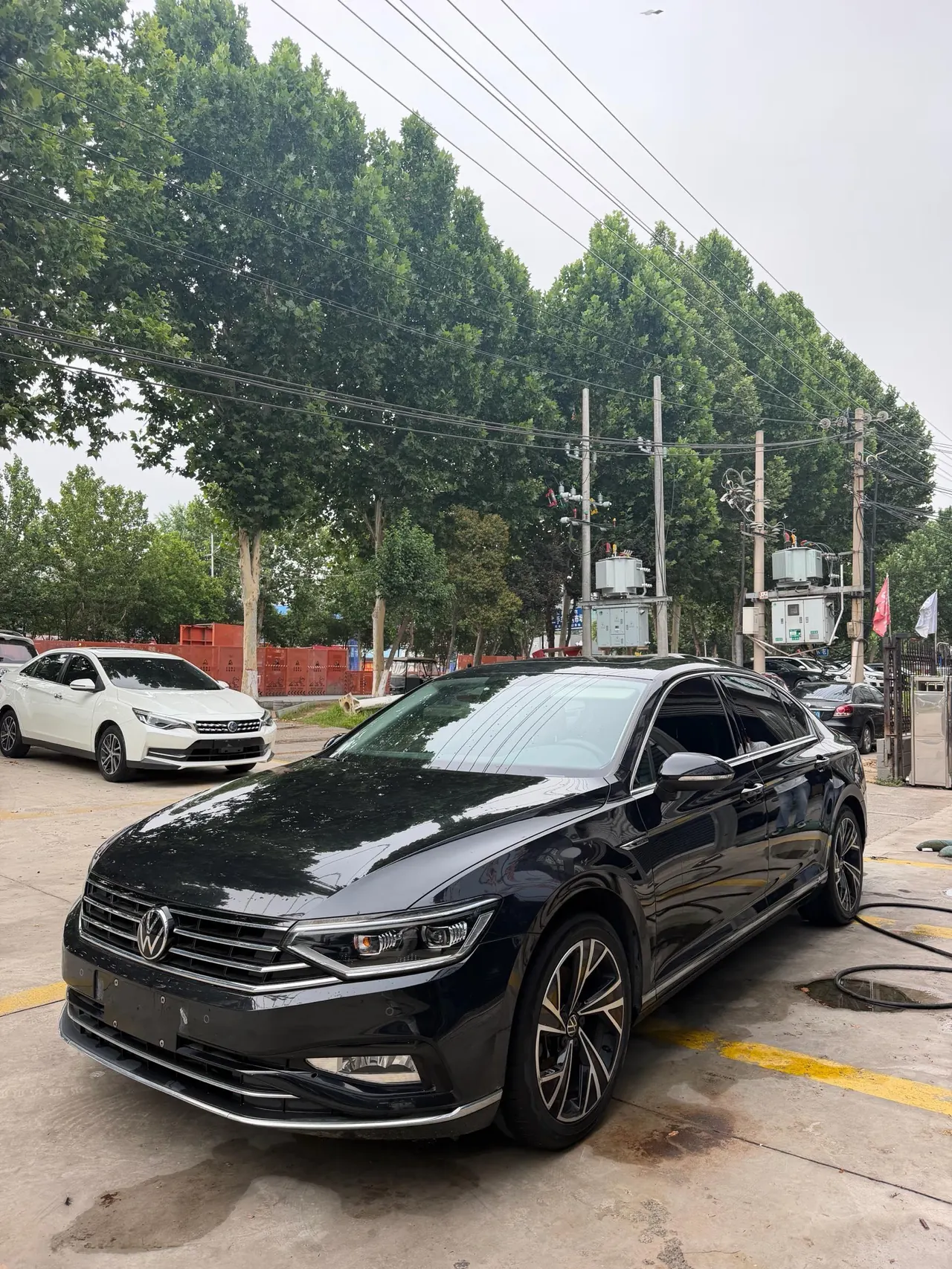 Volkswagen 2020 Magotan 2.0TSI 330TSI luxury automatic transmission - View 1